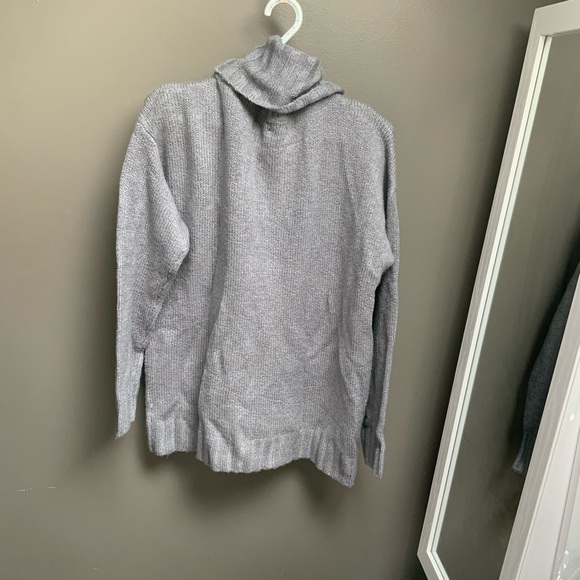 New Lord & Taylor Sweater - Picture 6 of 7